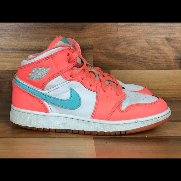 air jordan 1 mid crimson pulse